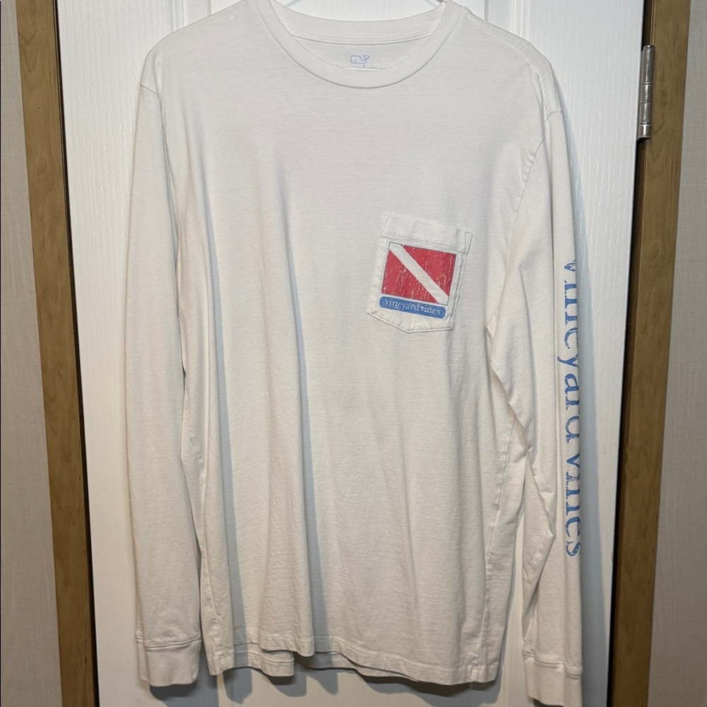 Vineyard Vines White Long Sleeve with Red Graphic Pocket